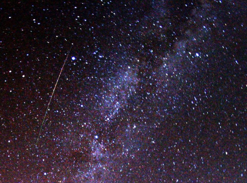 Perseid_meteor_and_Milky_Way_in_2009
